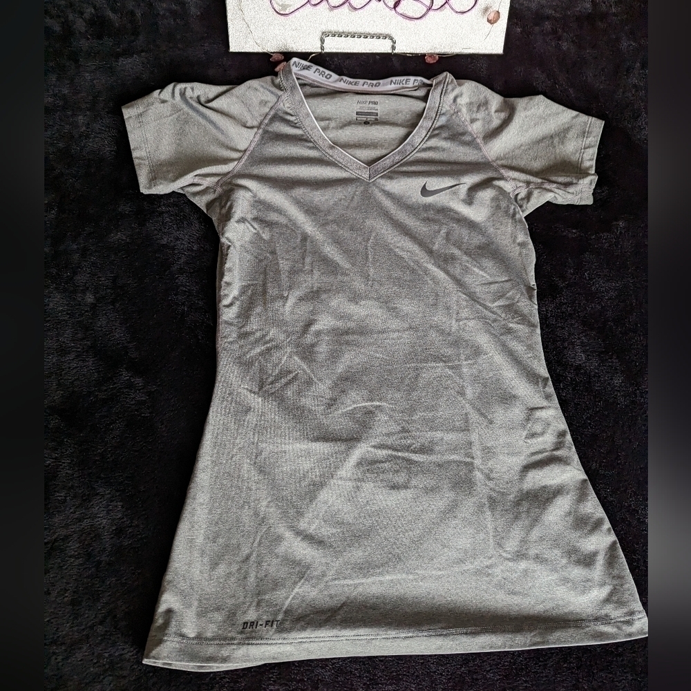 Nike Pro Tee - Picture 5 of 6